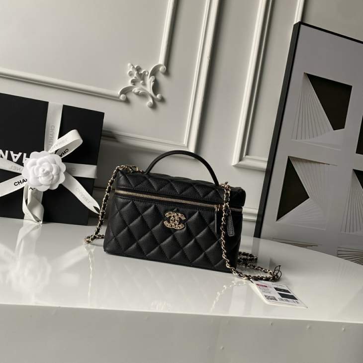 Picture of Chanel Handbags _SKUfw239862490fw